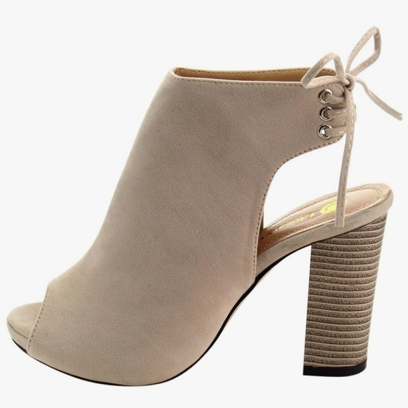 Grey Heels - Picture 9 of 11